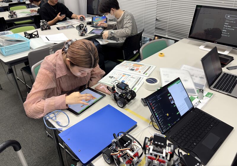 自社開発教材による指導風景